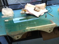 Szyba drzwi przód prawa pasażera Audi A3 8P Producent części: Audi, 5 DRZWI HB