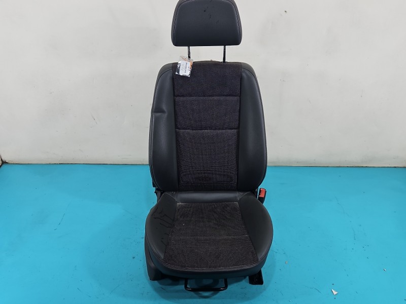 Fotel prawy przód pasażera Opel Astra III H 5d EUROPA