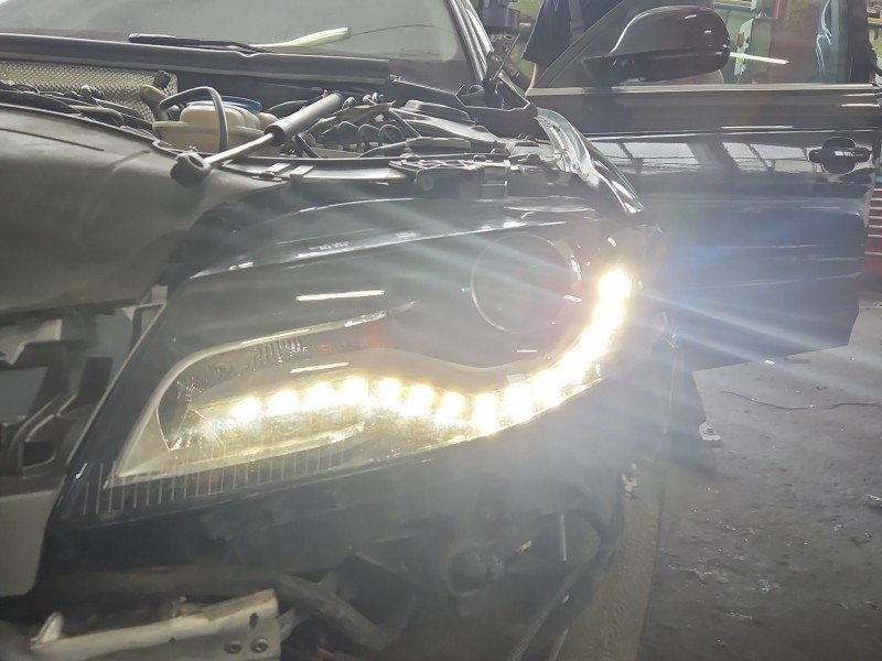 Reflektor lewy lampa przód AUDI A4 B8 EUROPA