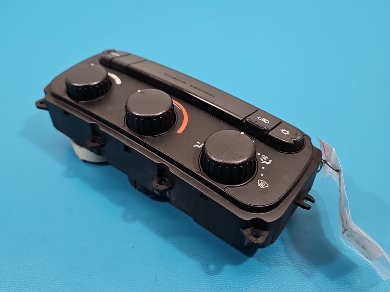 Konsola panel nawiewu Chrysler Voyager IV 05005000AG