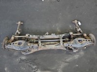 Tylna belka oś tył Toyota Auris II 1.8 hybryda