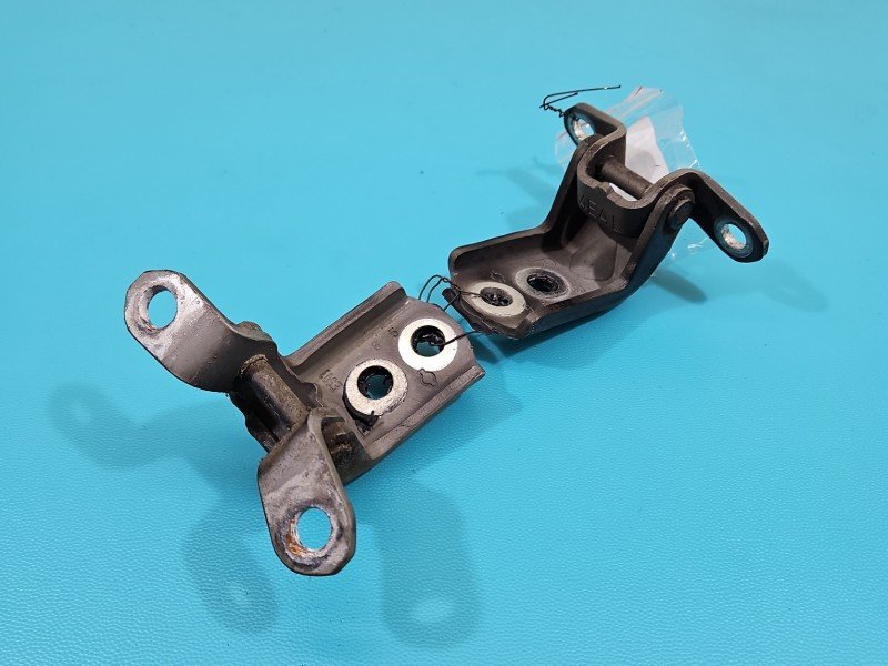 Zawias drzwi przód prawy Nissan Qashqai II J11 13-21