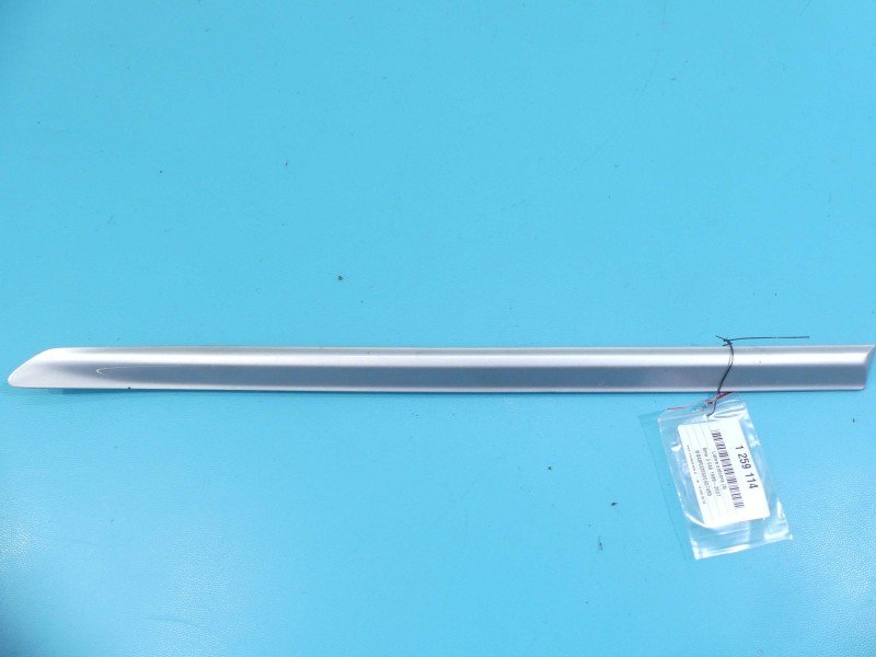 Listwa błotnika tył lewa Bmw e46 8208673 Listwa błotnika tył lewa Bmw e46 8208673