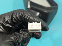 Lusterko lewe Toyota Corolla E21 19- elektryczny, Europejska, Kod lakieru: 040, El. Składane, pęknięta obudowa i uszkodzone...
