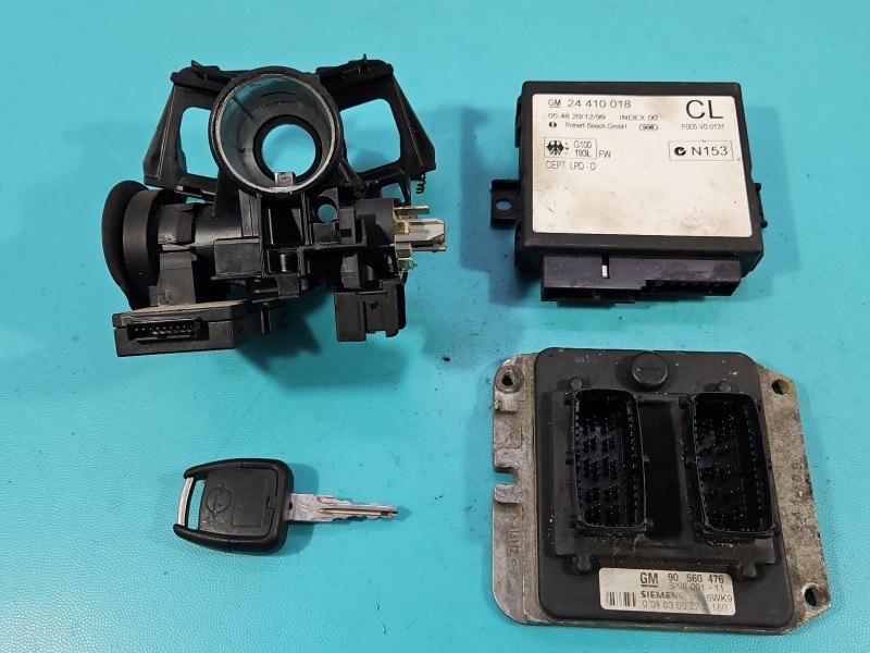 Komputer Sterownik silnika 90560476 Opel Astra II G 1.8 16V