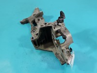 Mocowanie uchwyt Alternatora, pompy wtryskowej Audi A4 B9 04L903143D