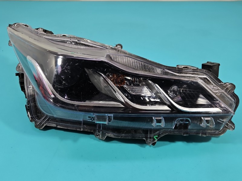 Reflektor prawy lampa przód Toyota Corolla E21 19- EUROPA