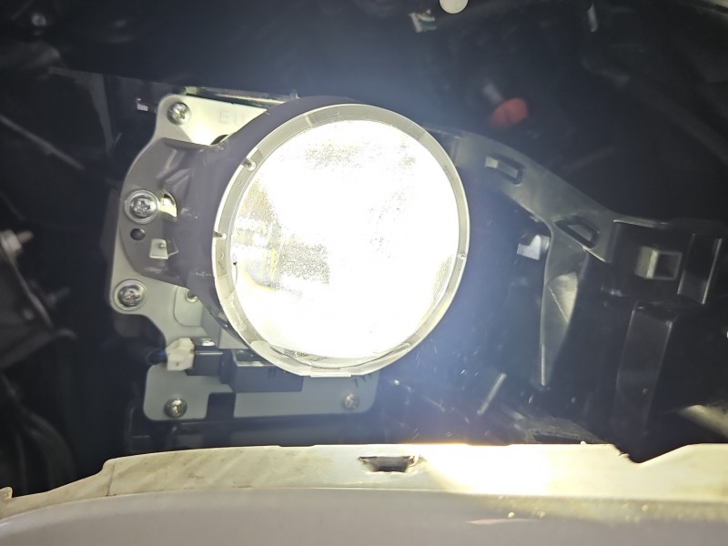 Soczewka reflektora prawego LEXUS NX I 14-21 prawa