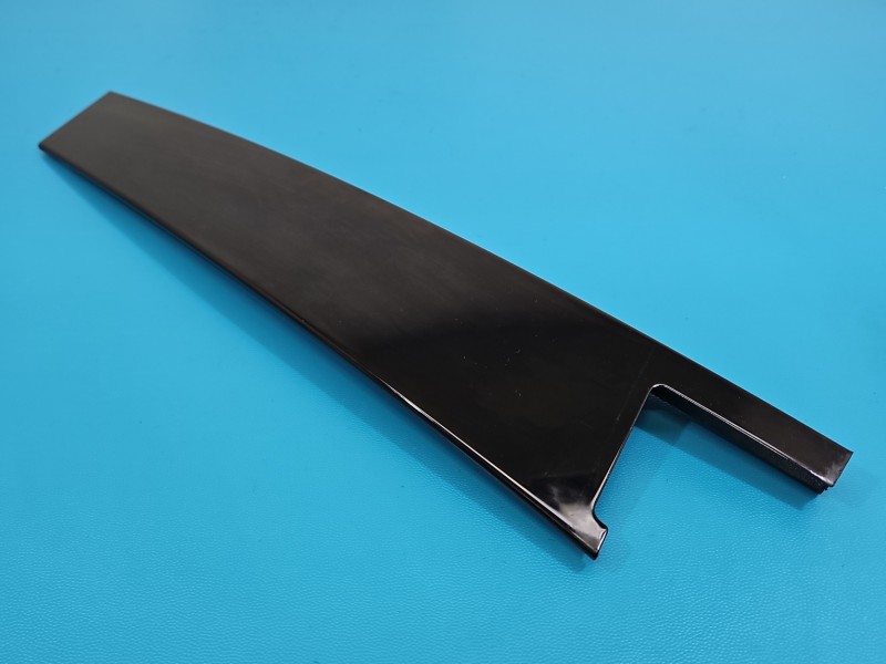 Listwa drzwi tył lewa Mercedes W213 W2136900387 sedan