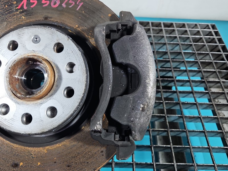 Zacisk przód prawy Skoda Superb III 2.0 tdi (DTSB)