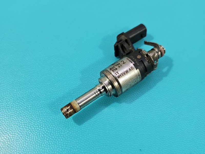 Wtryskiwacz Skoda Fabia III 04E906036AT 1.0 TSI