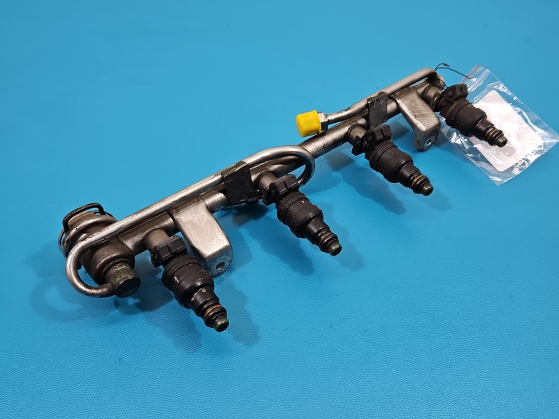 Wtryskiwacz Vw Passat B5 058133551, 068133681C 1.8 T