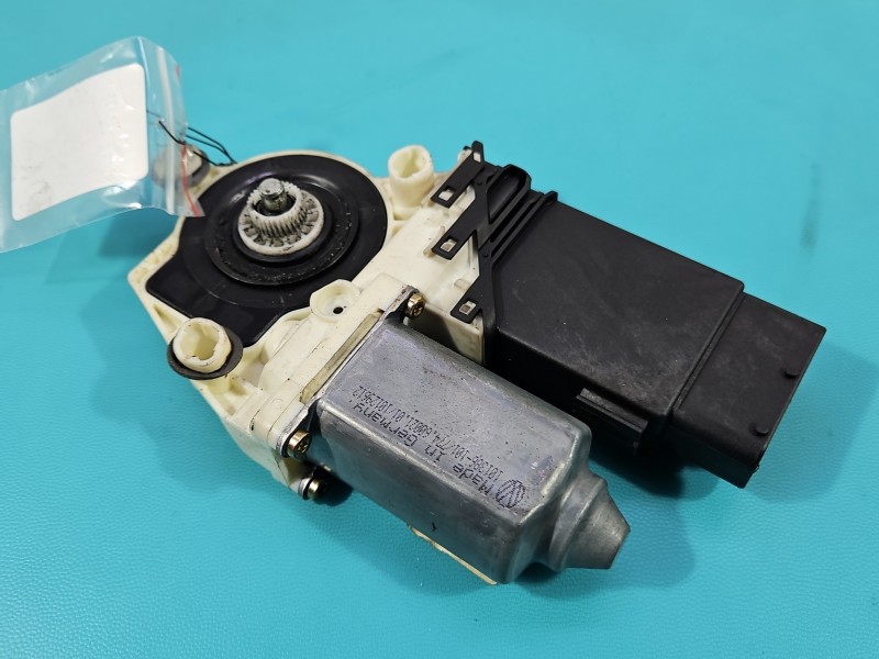 Podnośnik przód prawy SZYBY WINDA Seat Leon I Toledo II Producent części: Seat, sam silniczek 1J1959802D 5d HB