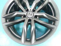 Felga aluminiowa alufelga Vw Passat B8 Średnica felgi: 19", Szerokość felgi: 8.5", Rozstaw śrub: 5x112, Odsadzenie (ET): 45,...