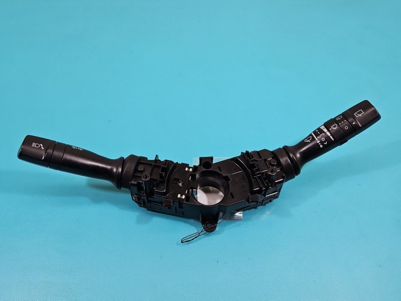 Przełącznik zespolony Hyundai I40 93410-3Z001, 93420-2Y660 Przełącznik zespolony Hyundai I40 93410-3Z001, 93420-2Y660