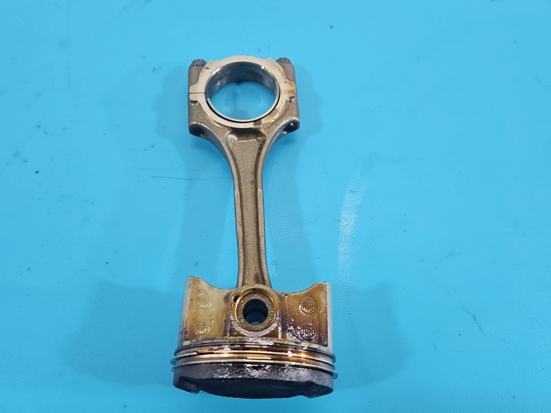 Tłok Toyota Corolla E15 1.6 vvti (1ZR) 124KM