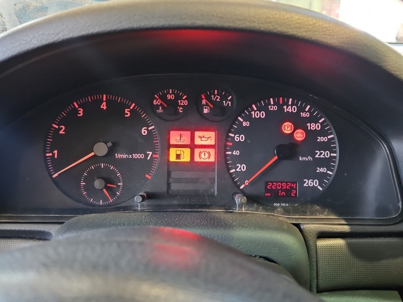 Licznik Audi A4 B5 1.8 20V 8D0919034BX EUROPA