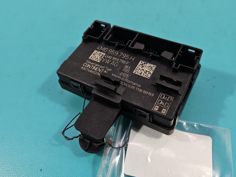 Sterownik moduł Producent części: Audi, Europejska, DRZWI TYŁ PRAWE Audi A4 B9 4M0959795H, 4M0959795F