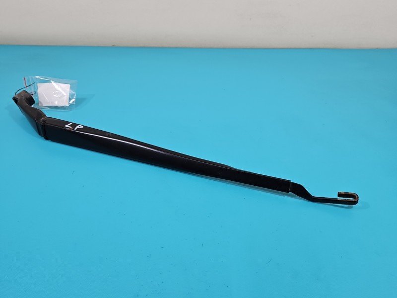 Ramie wycieraczki lewe Toyota Corolla E16 E18 13-