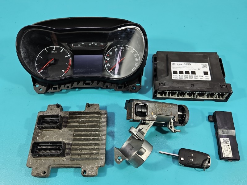 Komputer Sterownik silnika 12679197 Opel Corsa E 1.4 16V (D14XEL)