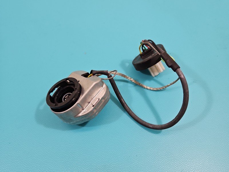 ŻARNIK STARTER ZAPŁONNIK CEWKA XENON W3T16371Peugeot 4007 ŻARNIK STARTER ZAPŁONNIK CEWKA XENON W3T16371Peugeot 4007