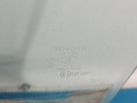 Szyba drzwi przód lewa KIEROWCY Toyota Yaris I HB