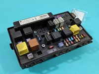 Skrzynka bezpieczników Opel Zafira B 13206754