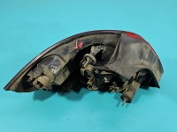 Lampa tył prawa Producent części: FIAT, MAKO Z LISTWĄ ŻARÓWKOWĄ Fiat Linea sedan