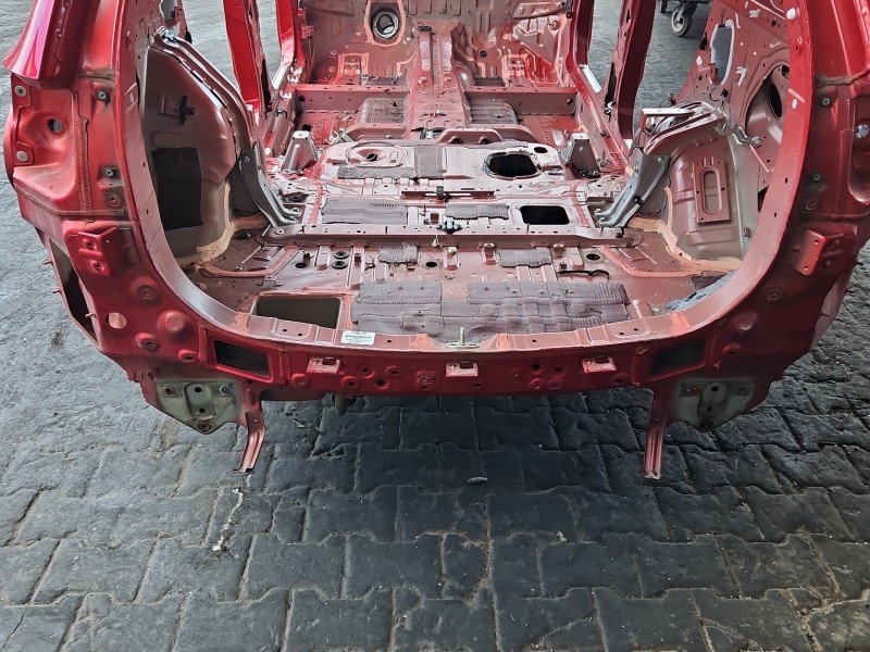 Pas tylny podłoga bagażnika Mitsubishi Outlander III 12- wanna HB ćwiartka