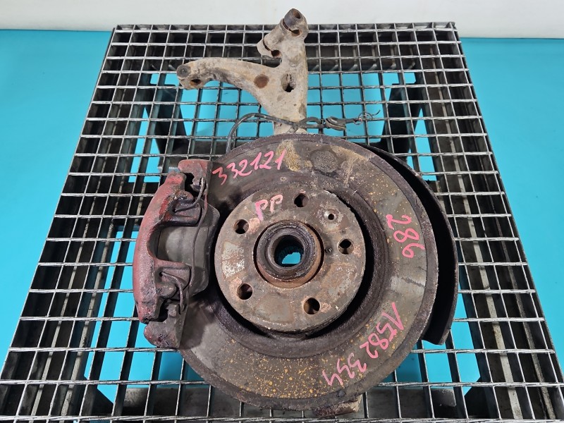 Zwrotnica prawa piasta przód 1.9 TDI Vw Passat B5