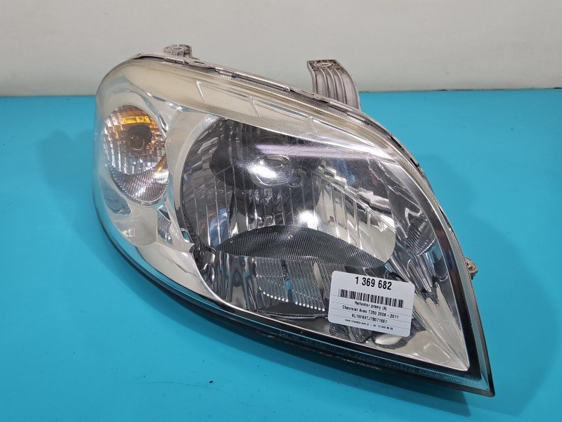 Reflektor prawy lampa przód Chevrolet Aveo T250 EUROPA