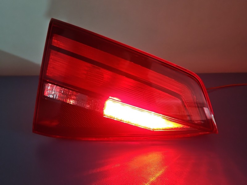Lampa tył lewa klapy Vw Jetta VI sedan EUROPA