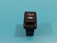Gniazdo USB Toyota Corolla E16 E18 13- 86190-0D030