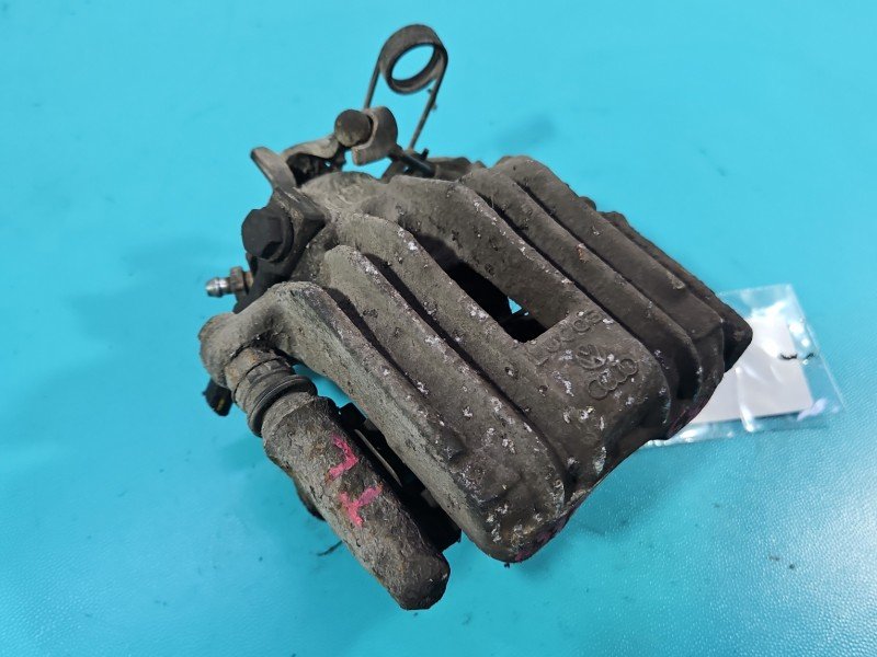 Zacisk tył lewy Audi A3 8L 1.9 tdi HB