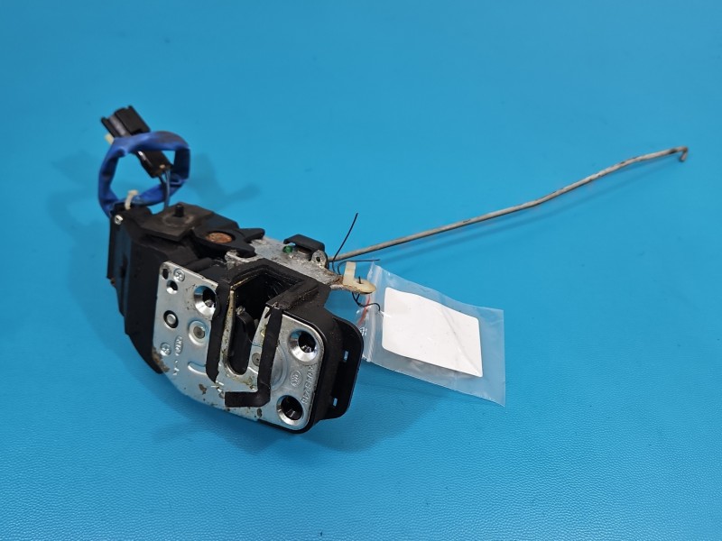 Zamek tył prawy Kia Sorento I 03-09 2pin