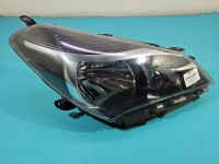 Reflektor prawy lampa przód Toyota Yaris III EUROPA