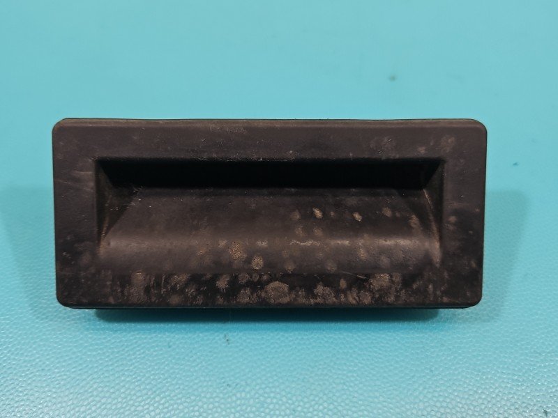 Klamka klapy tył Skoda Octavia III 3V0827566 Klamka klapy tył Skoda Octavia III 3V0827566
