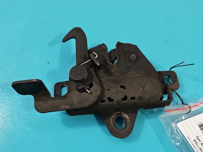 Zamek maski Opel Antara Zamek maski Opel Antara
