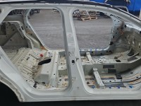 Próg prawy SŁUPEK ŚRODKOWY B Peugeot 3008 II HB 5d KWE