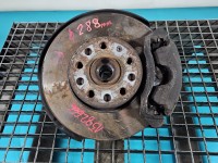 Zwrotnica prawa piasta przód 1.4 tsi Skoda Octavia III