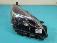 Reflektor prawy lampa przód Toyota Yaris III EUROPA