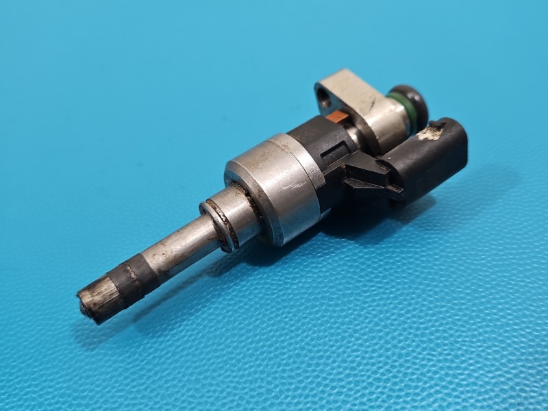 Wtryskiwacz Opel Astra V K 55577403 1.4 T (LE2)