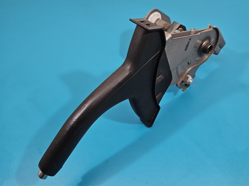 Dźwignia hamulca ręcznego Kia Sportage III 10-15