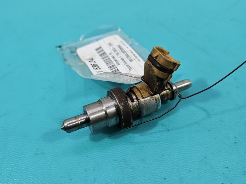 Wtryskiwacz Toyota Avensis II T25 23710-26011 2.2 d-cat