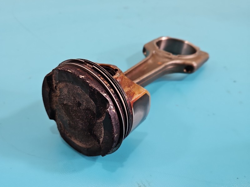 Tłok BMW G20 2.0 T (B48b20a) 184KM