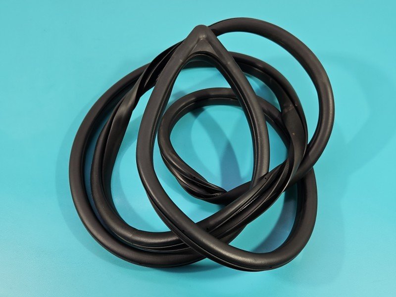 Uszczelka drzwi przód prawa Kia Niro I 16-22