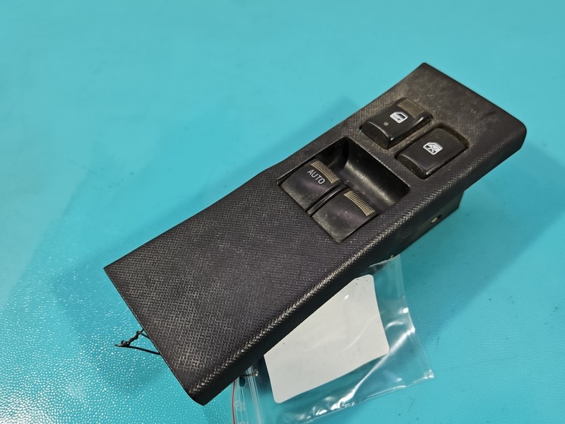 Przełącznik szyb Isuzu D-Max II 11-19 Producent części: Isuzu, szyb EU