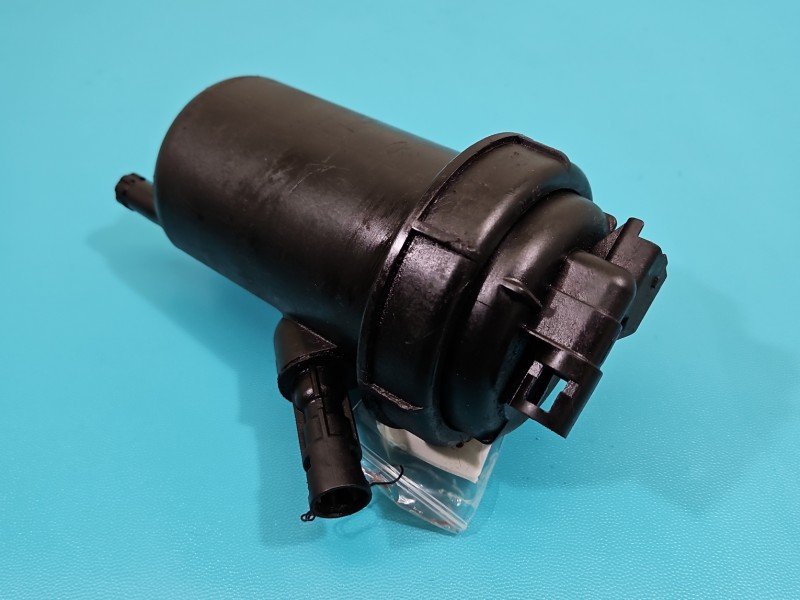 Obudowa filtra paliwa Opel Astra III H 13204107 1.9 cdti