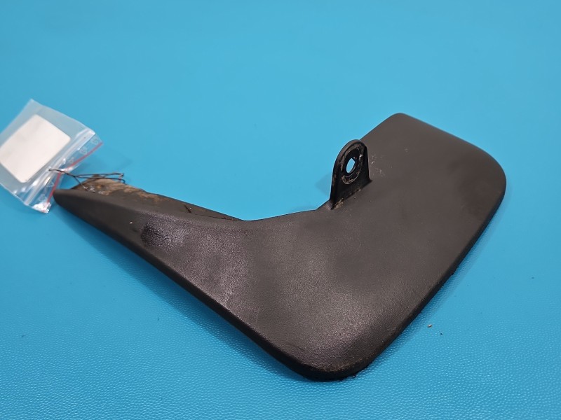 Chlapacz Toyota Auris II 76626-02330 1.8 hybryda