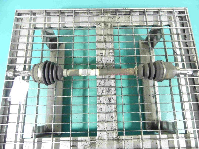 Półoś przód lewa Peugeot 301 1.2 12v manual